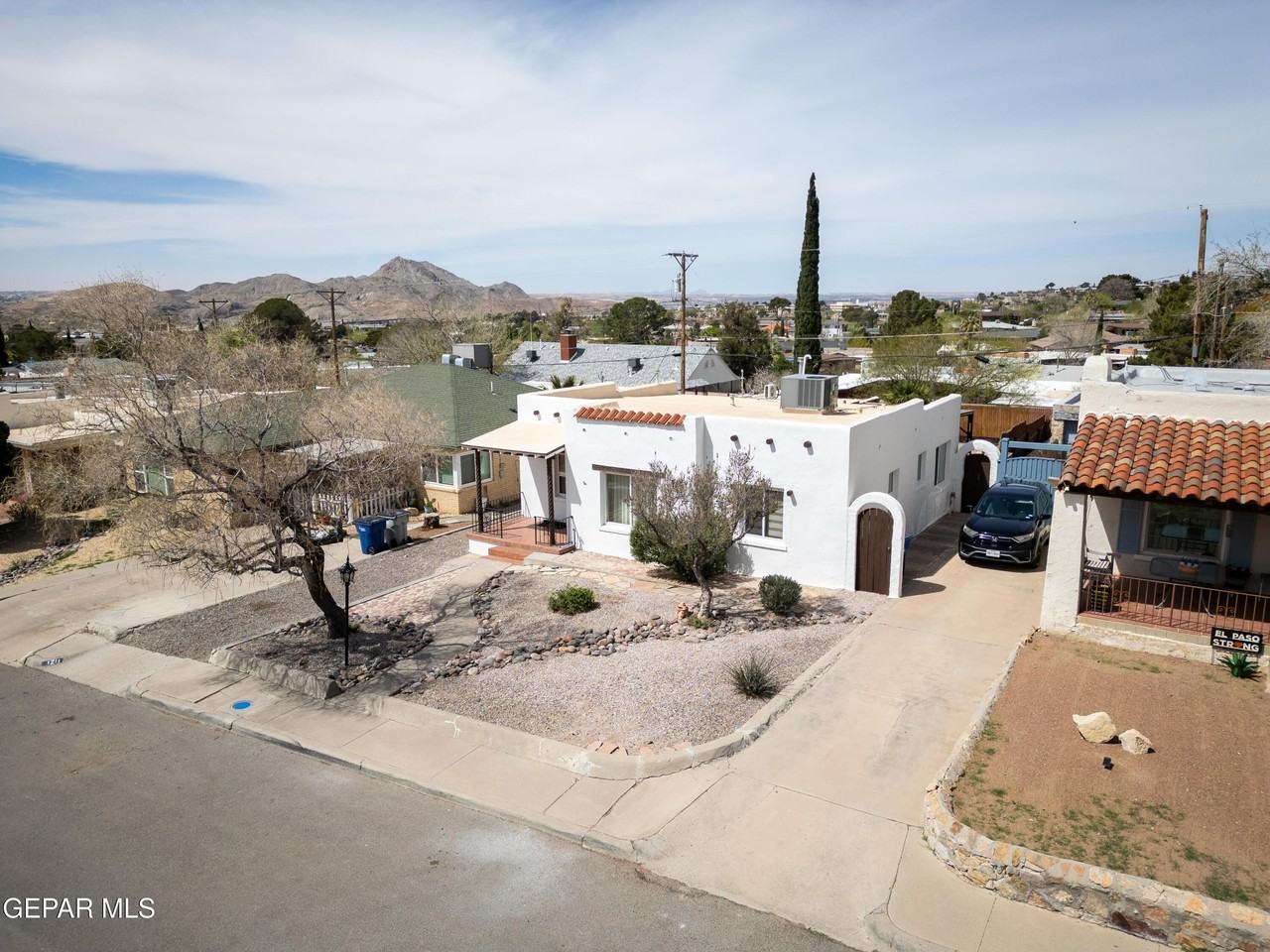 1211 Mesita Dr - Photo 3 of 47