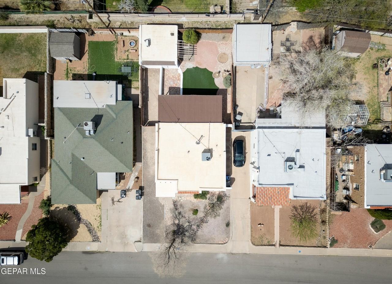 1211 Mesita Dr - Photo 7 of 47