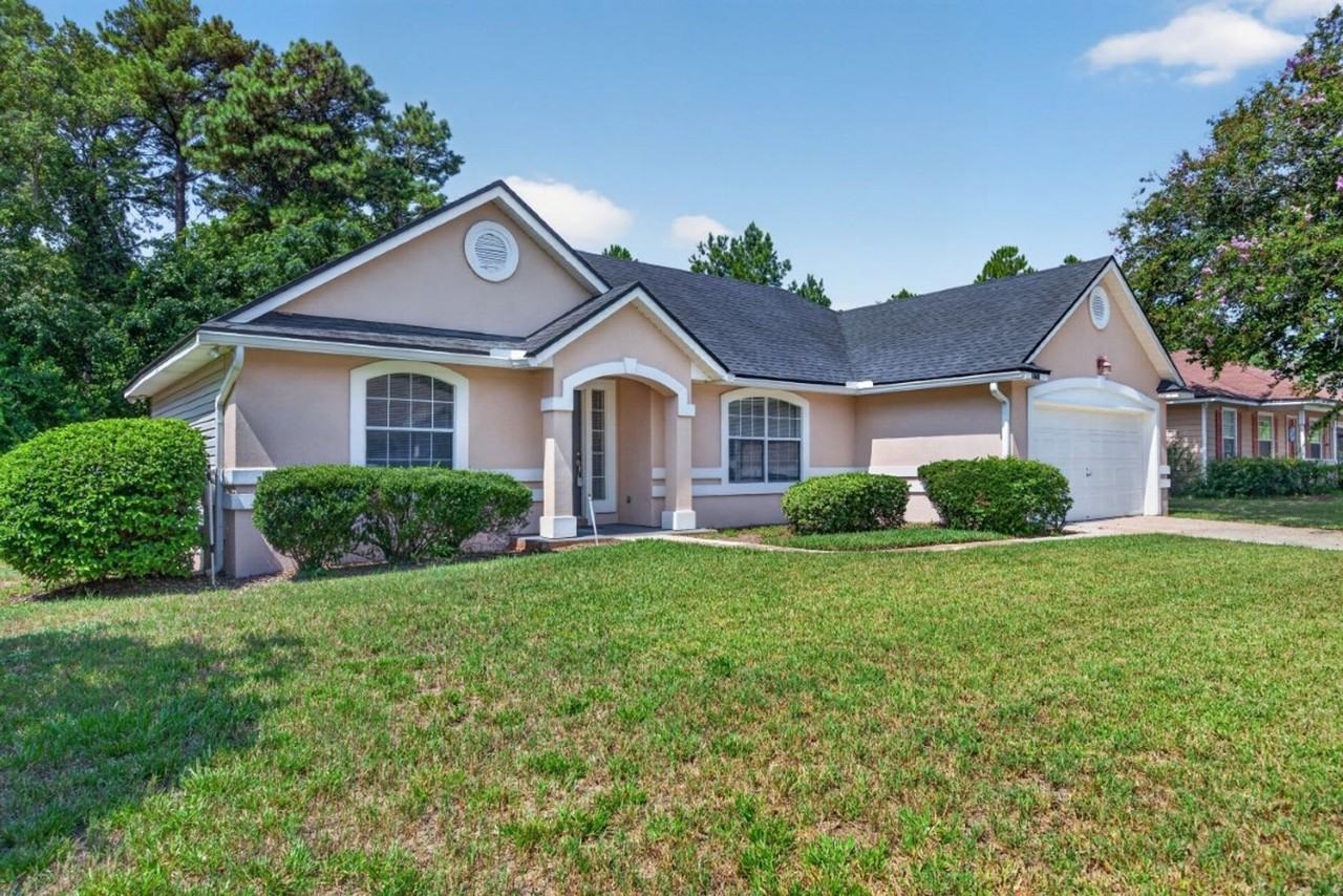 9256 Dale View Ln W - Photo 4 of 31