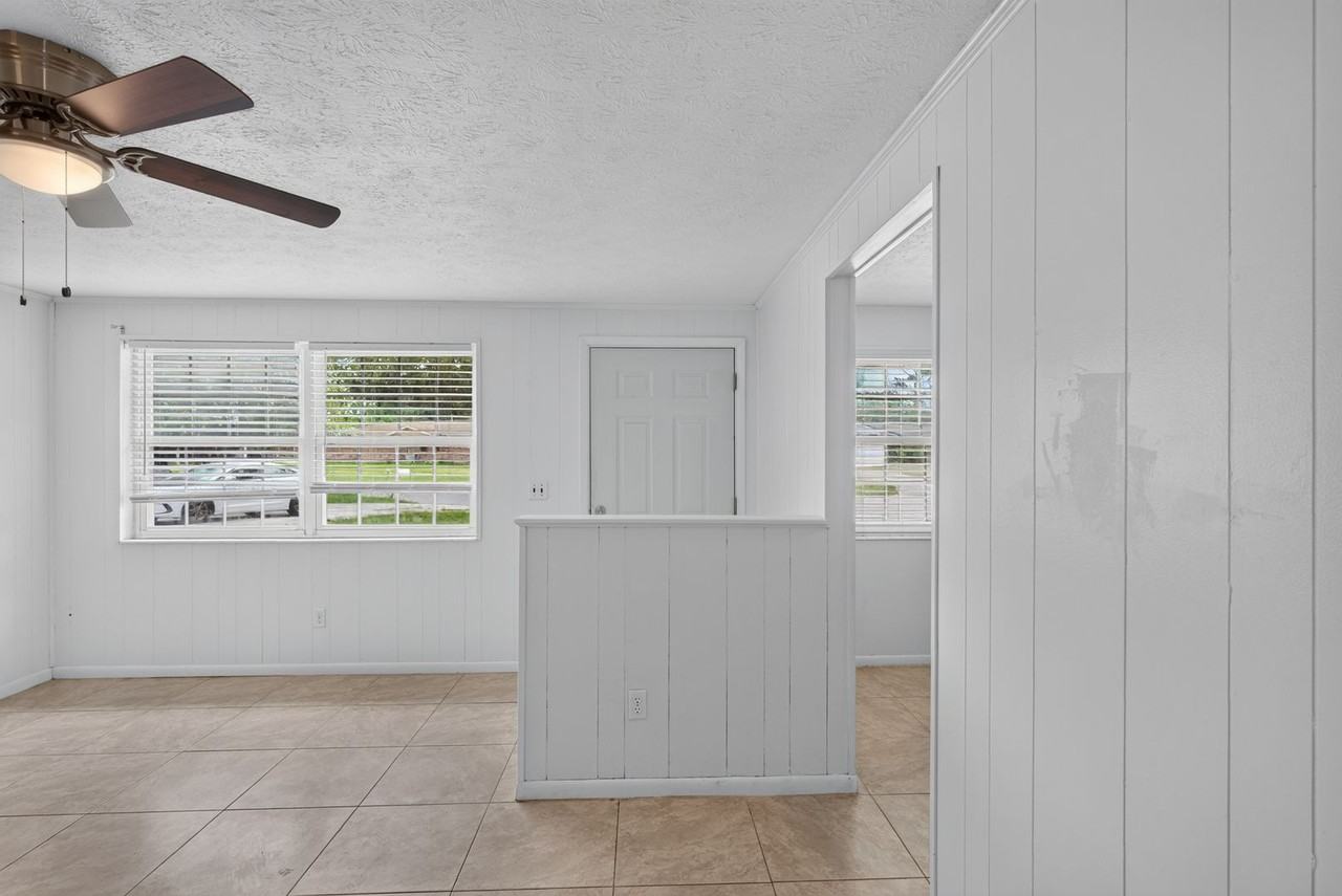 9954 Larkdale Ct - Photo 6 of 37