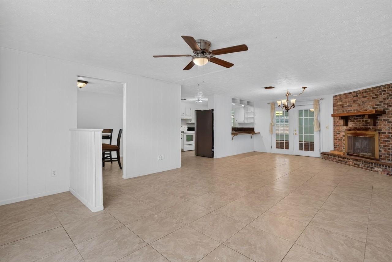 9954 Larkdale Ct - Photo 7 of 37