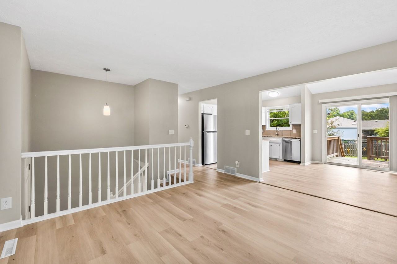 5106 N 128th St - Photo 4 of 35