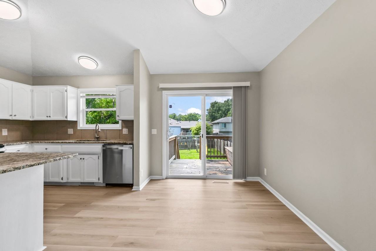 5106 N 128th St - Photo 6 of 35