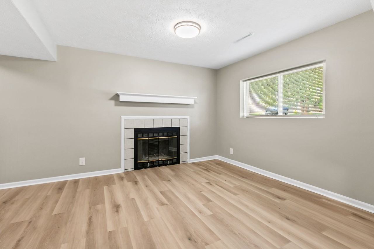 5106 N 128th St - Photo 7 of 35