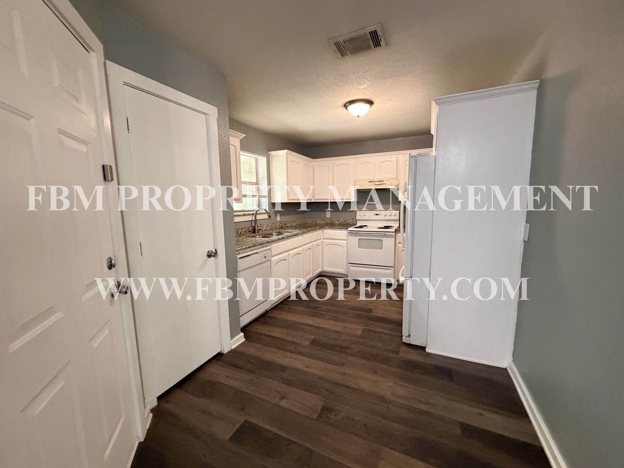 808 Metropolitan St - Photo 6 of 23