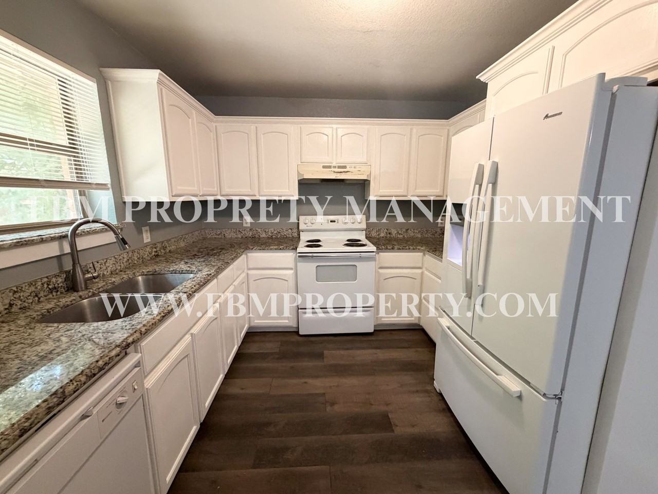 808 Metropolitan St - Photo 7 of 23