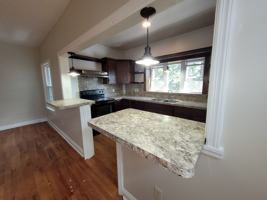 featured image of 905 E King St