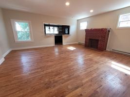 featured image of 905 E King St