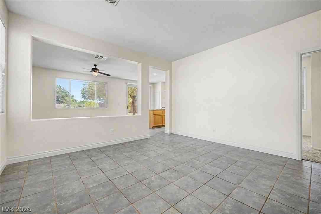 2392 Predera Ave - Photo 5 of 38