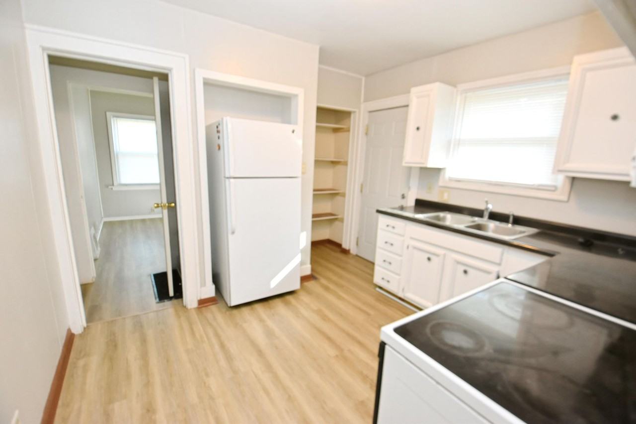 1315 Longfellow Ave - Photo 3 of 19