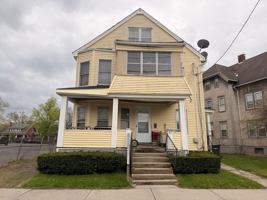 featured image of 105 Washington St