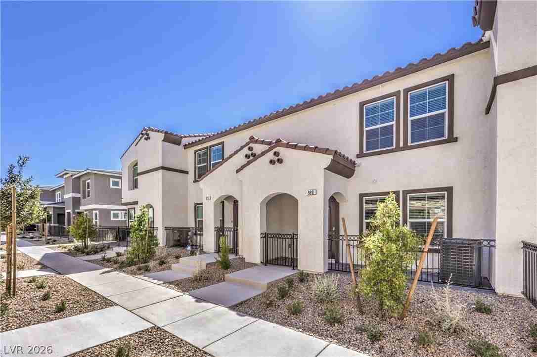 920 Rosy Starling St - Photo 3 of 23