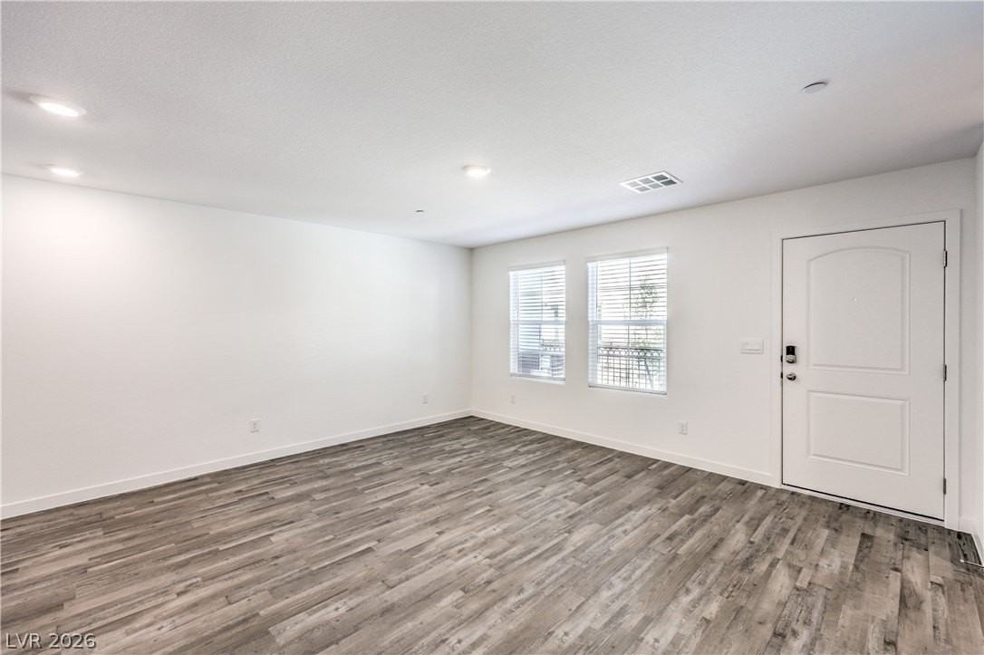 920 Rosy Starling St - Photo 5 of 23