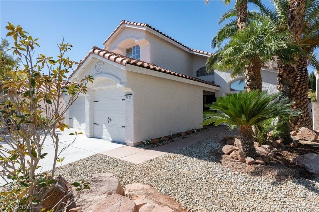 7825 Desert Bell Ave - Photo 2 of 50