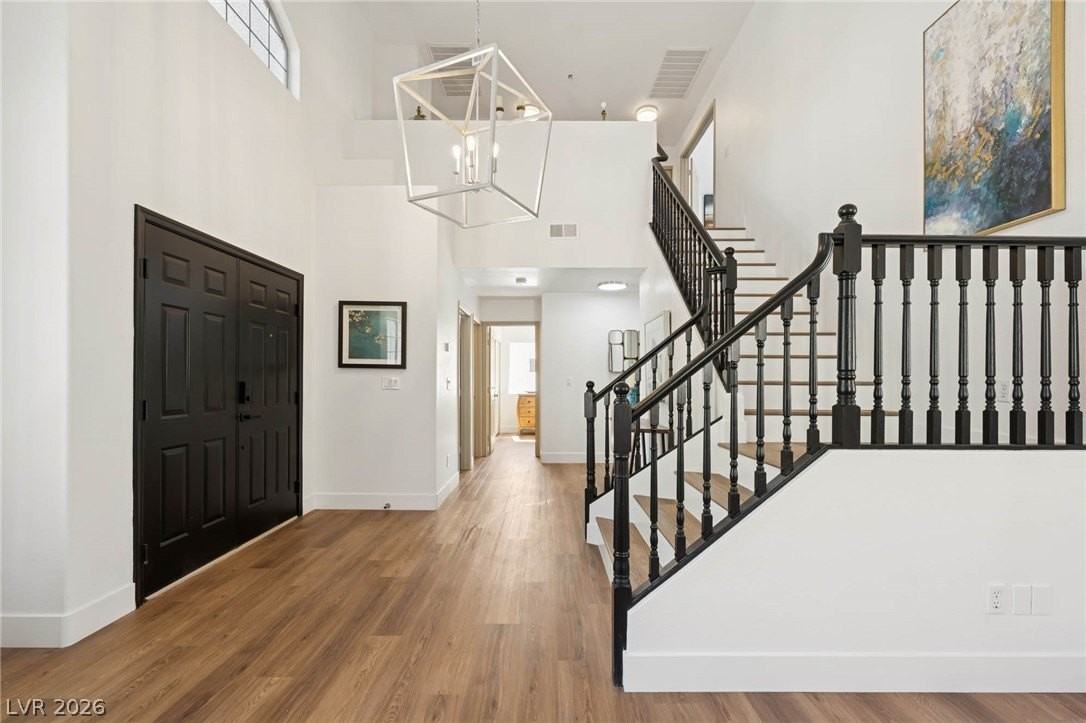 7825 Desert Bell Ave - Photo 5 of 50