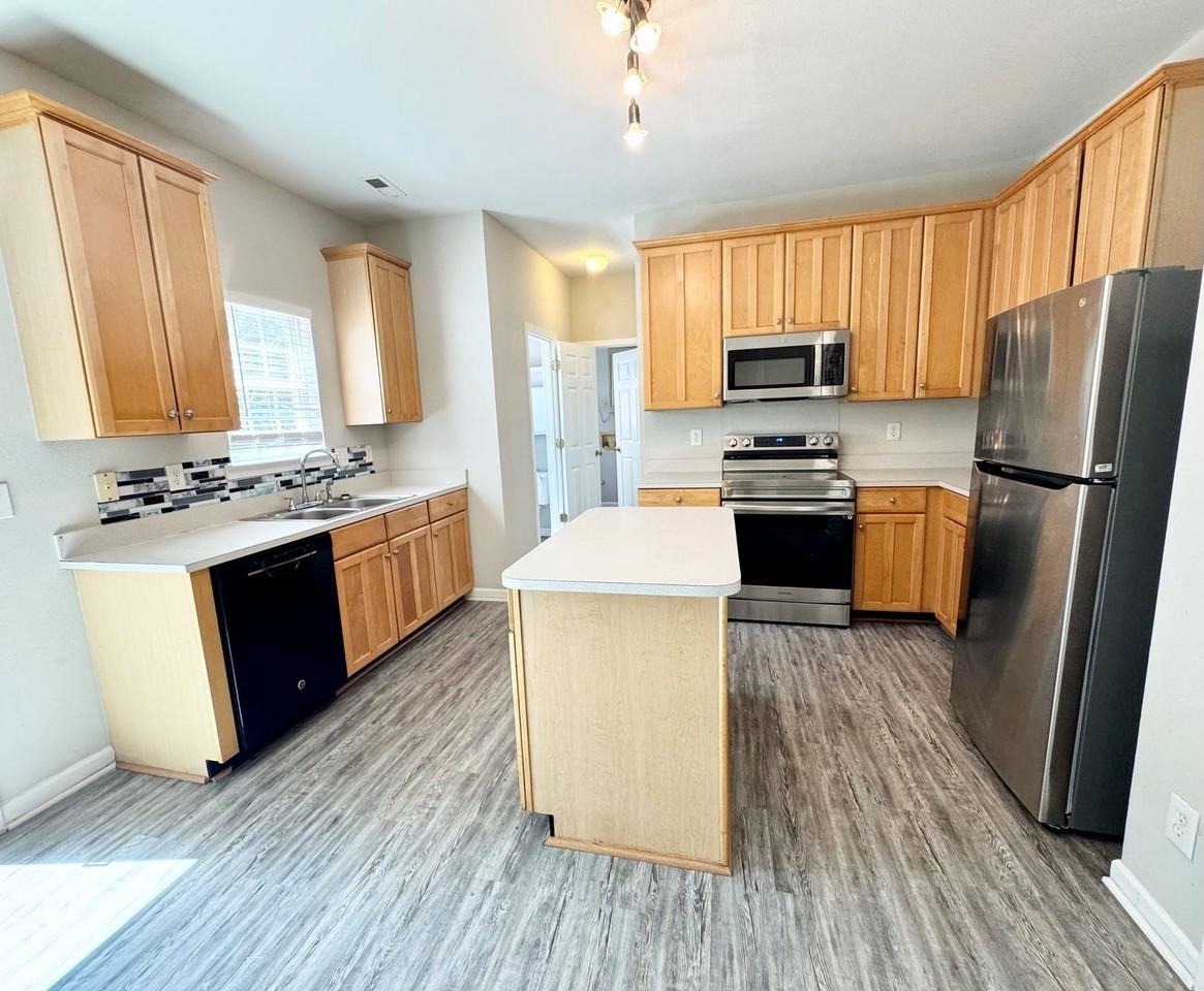 9413 Thatcher Hall Ct - Photo 2 of 19