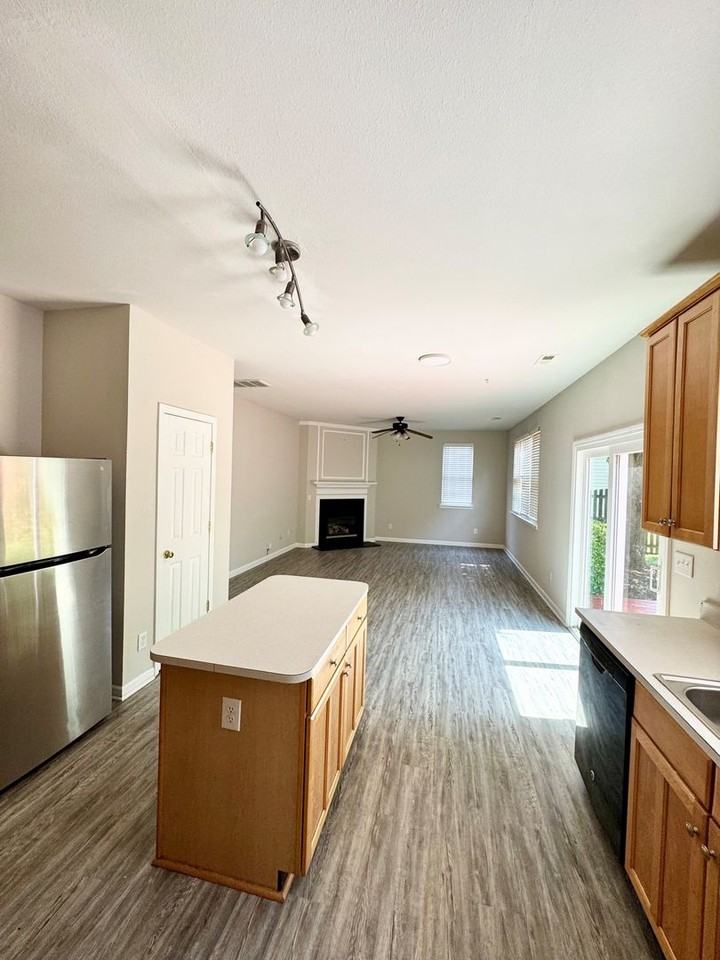 9413 Thatcher Hall Ct - Photo 4 of 19