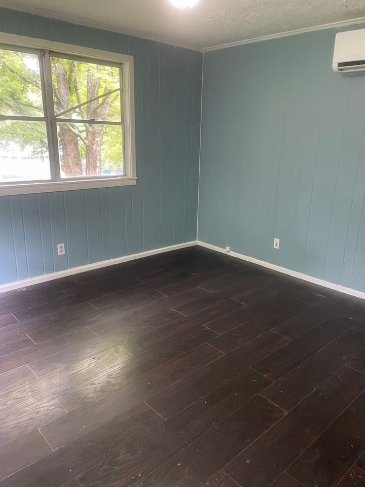 251 S Dillard Ave - Photo 2 of 6