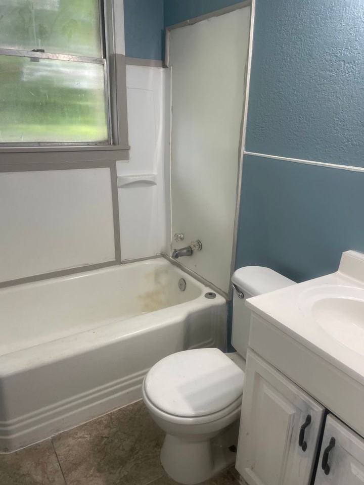 251 S Dillard Ave - Photo 4 of 6