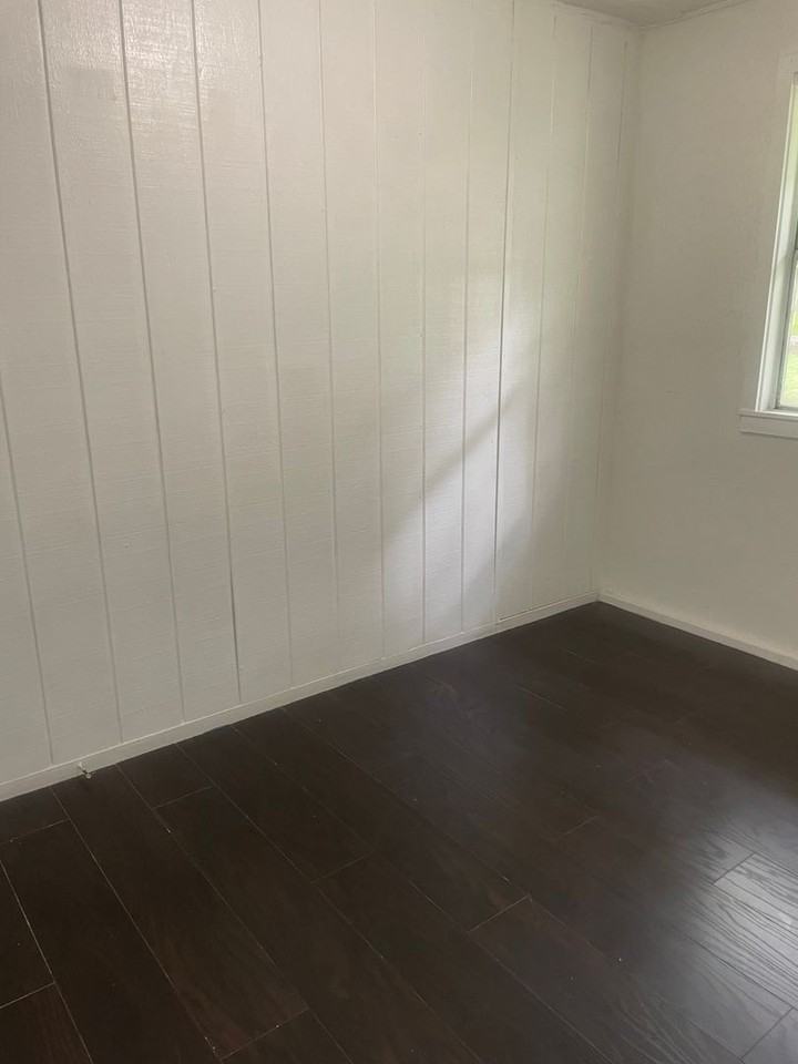 251 S Dillard Ave - Photo 5 of 6