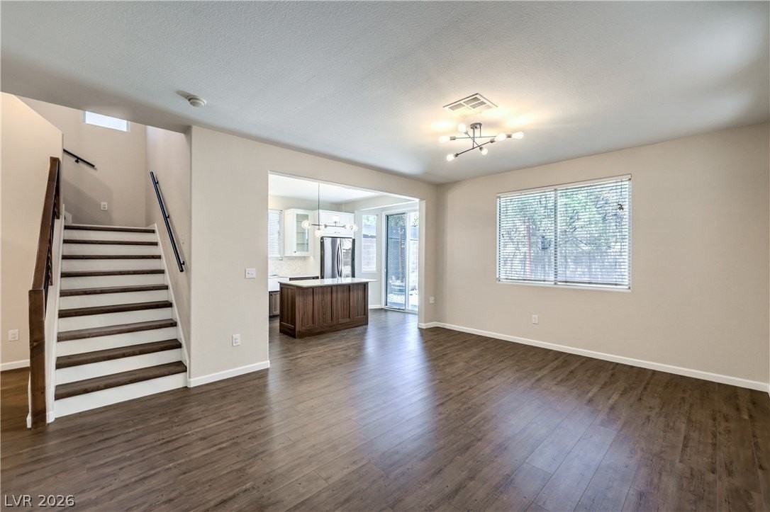 10650 Streamside Ave - Photo 5 of 27