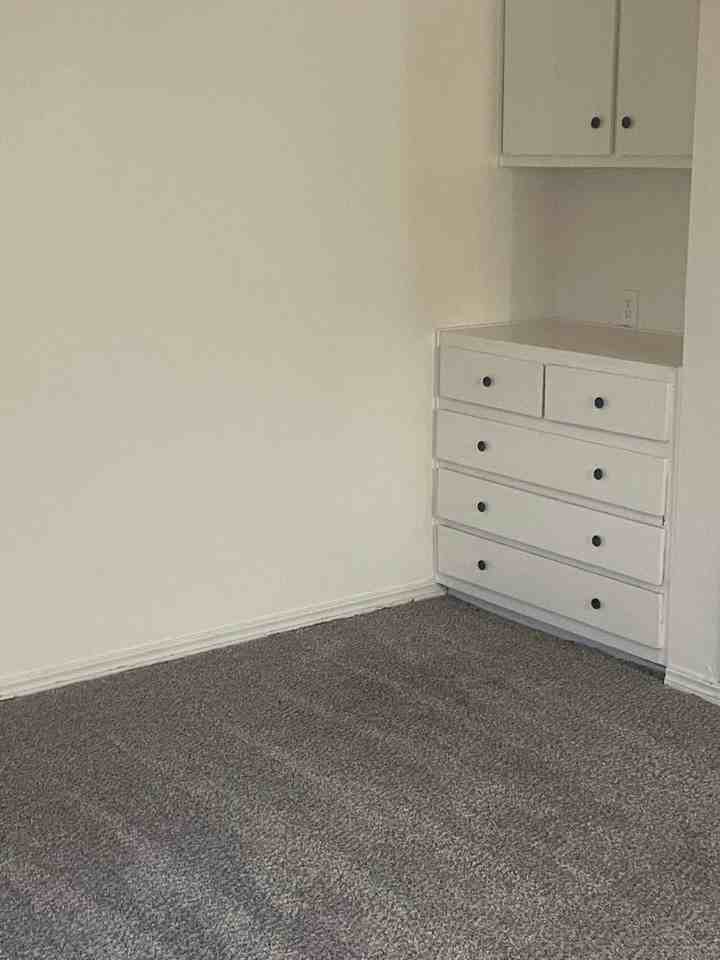 5112 S Delaware Pl #6 - Photo 3 of 6