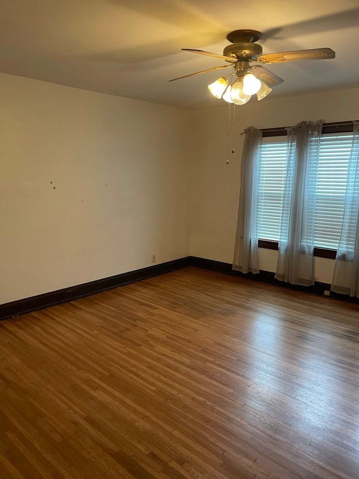 436 E Redbud Aly - Photo 4 of 14