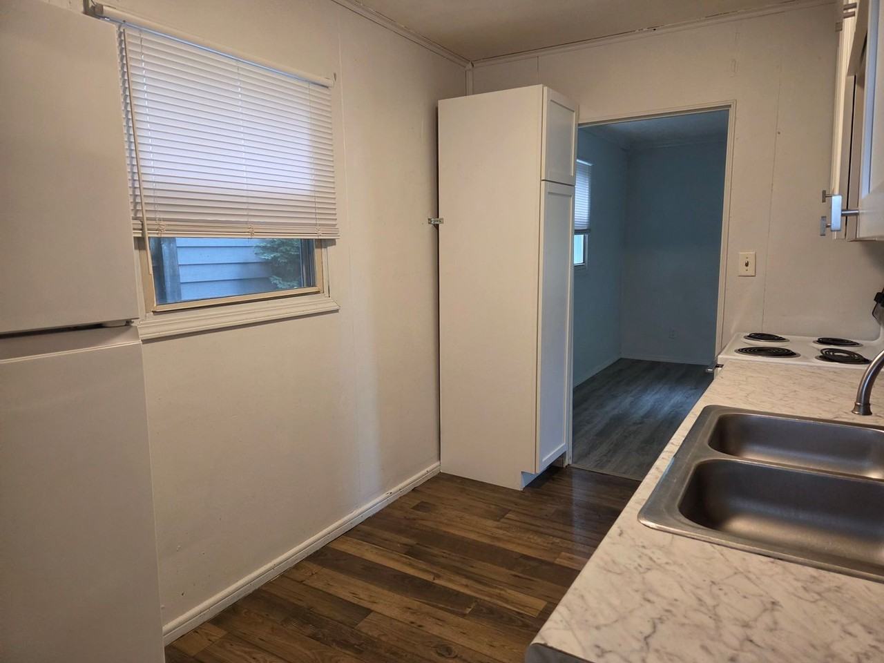 946 S Hampton Rd - Photo 6 of 11