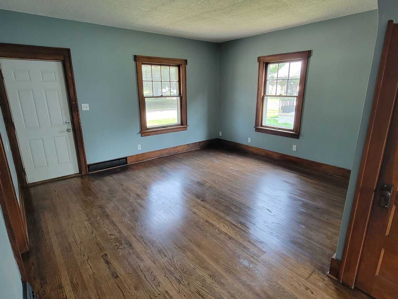 941 E 2nd St - Photo 5 of 18