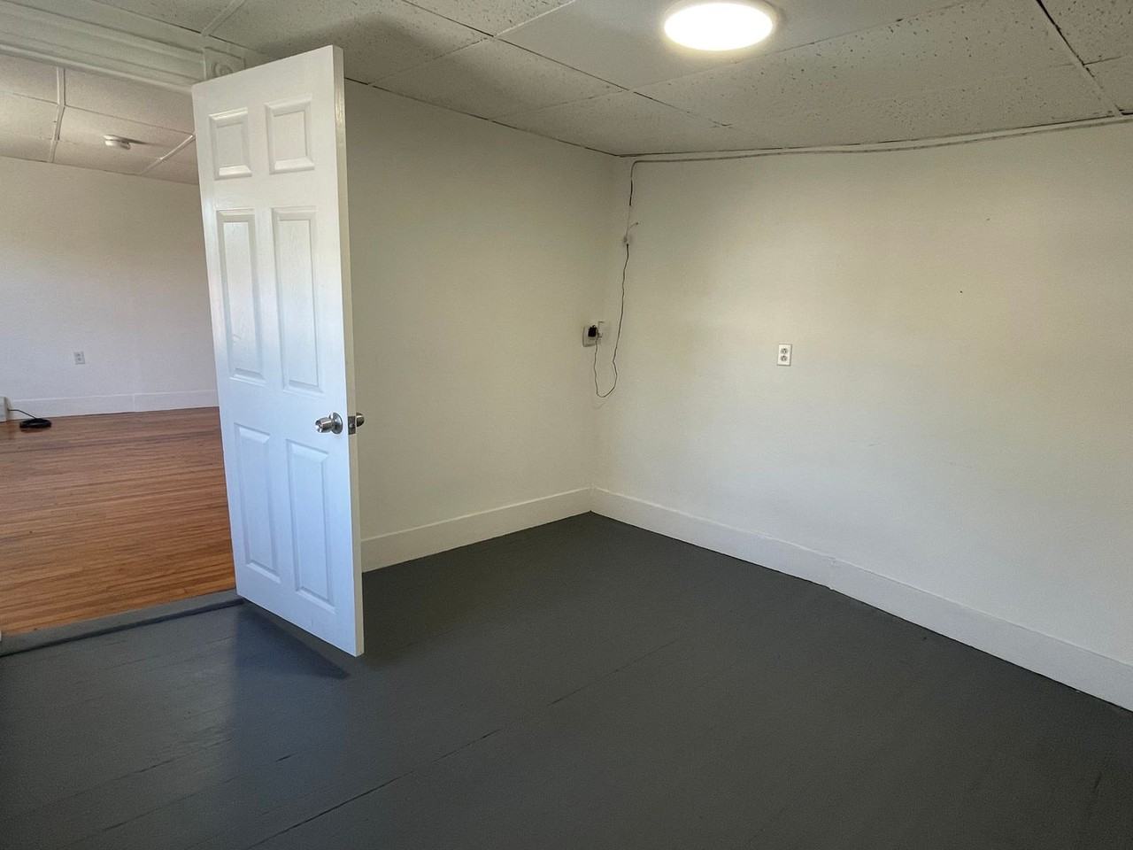 456 Fenn St 3rd Fl - Photo 5 of 12