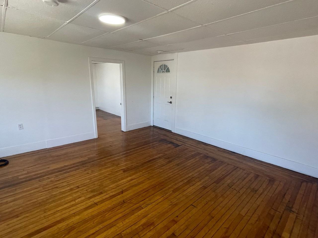 456 Fenn St 3rd Fl - Photo 6 of 12