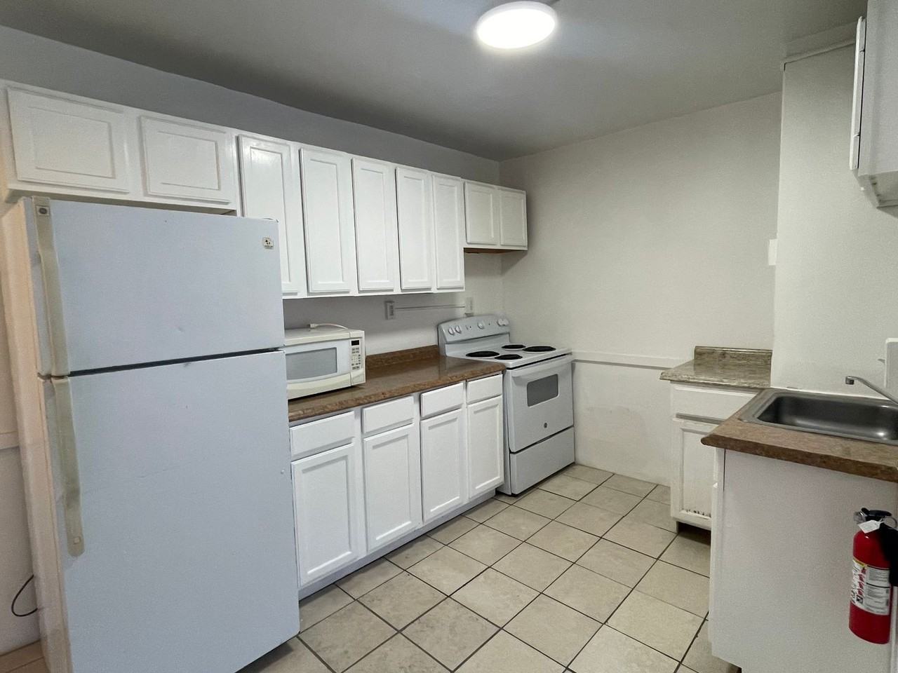 456 Fenn St 3rd Fl - Photo 7 of 12