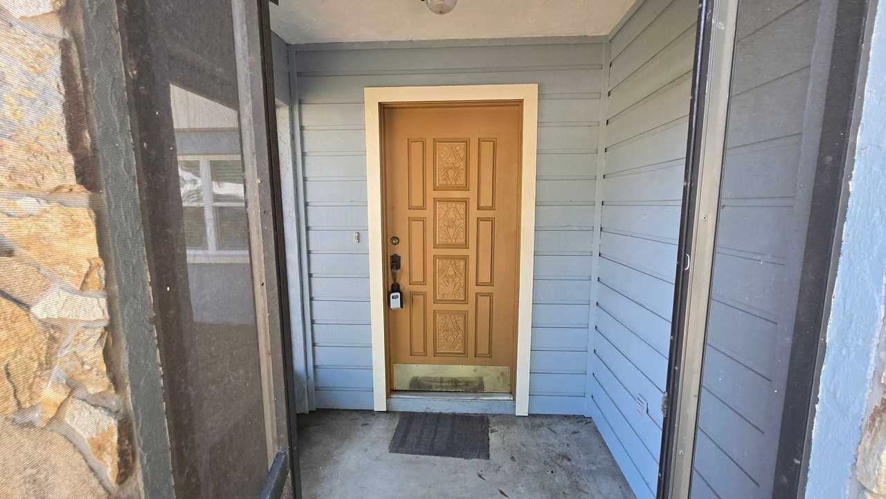 4705 Violet Ave - Photo 2 of 21