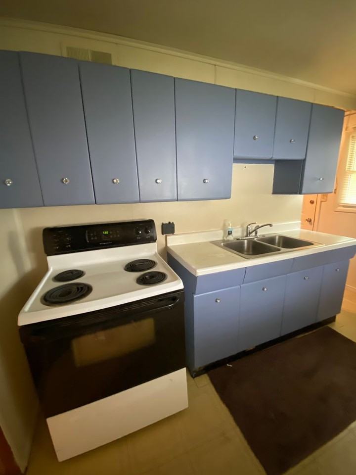 3144 Astor Ave - Photo 4 of 15