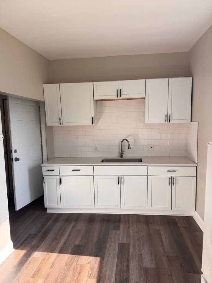 McGregor 4518 - Photo 2 of 15