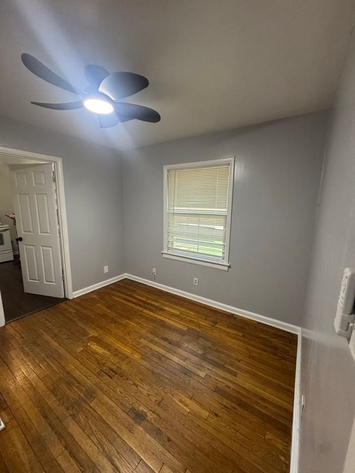 963 Green Ridge Rd - Photo 7 of 17