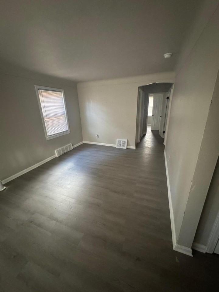 14854 Ohio St - Photo 2 of 9