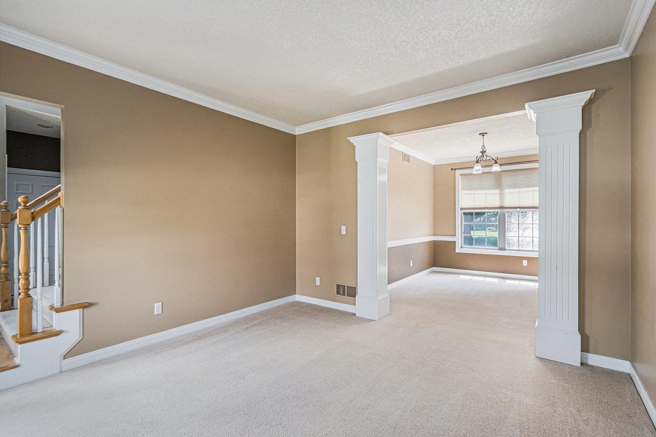 4821 Idlewood Ave - Photo 4 of 24
