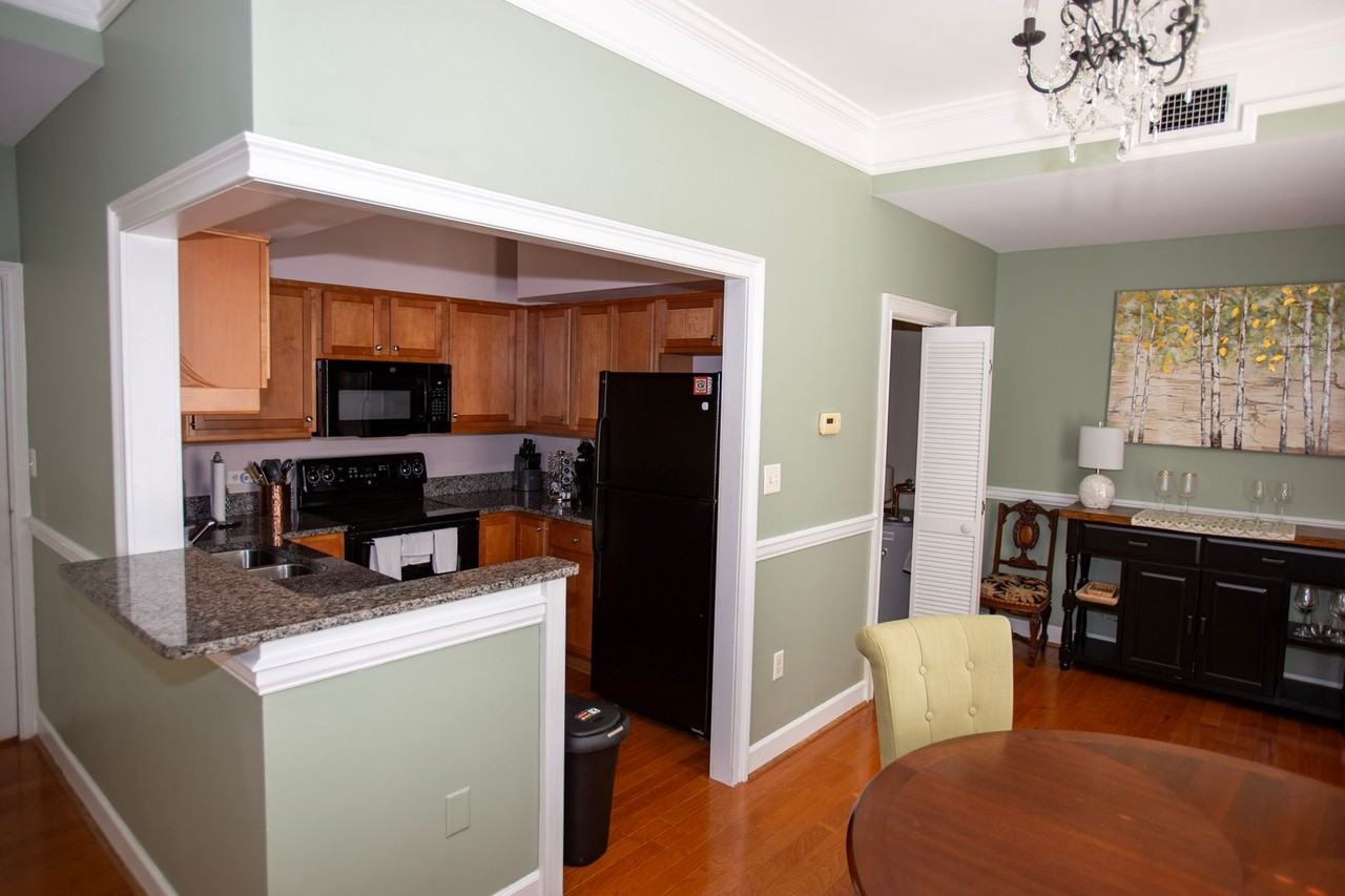 247 E Washington St #501 - Photo 4 of 6