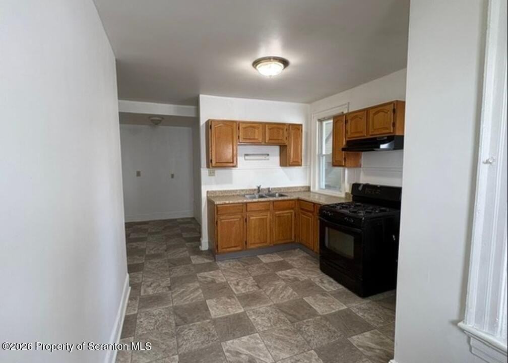 1635 Wyoming Ave #2 - Photo 3 of 7