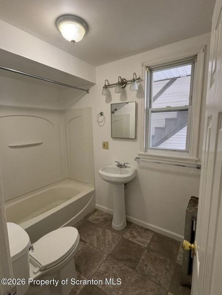 1635 Wyoming Ave #2 - Photo 6 of 7