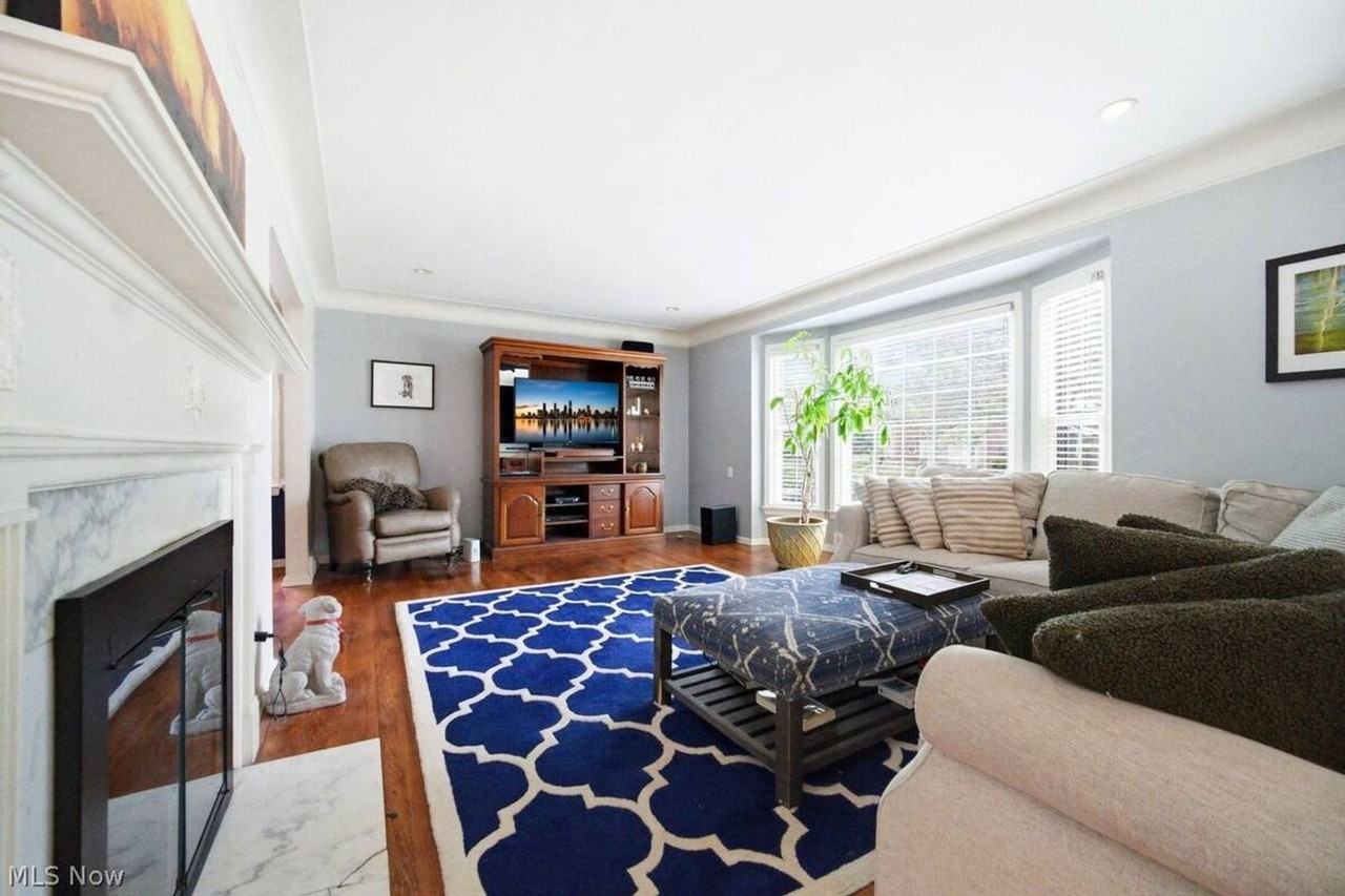 2391 Channing Rd - Photo 4 of 26