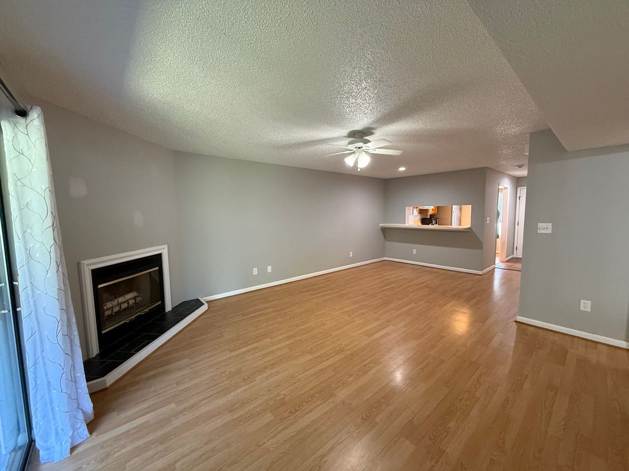 1312 Twin Springs Ct - Photo 4 of 24