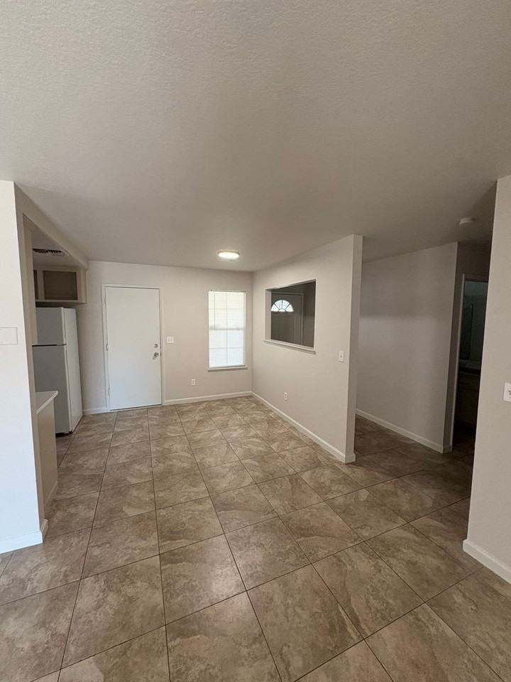 1148 Gladys Way - Photo 3 of 16