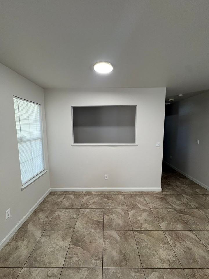 1148 Gladys Way - Photo 6 of 16