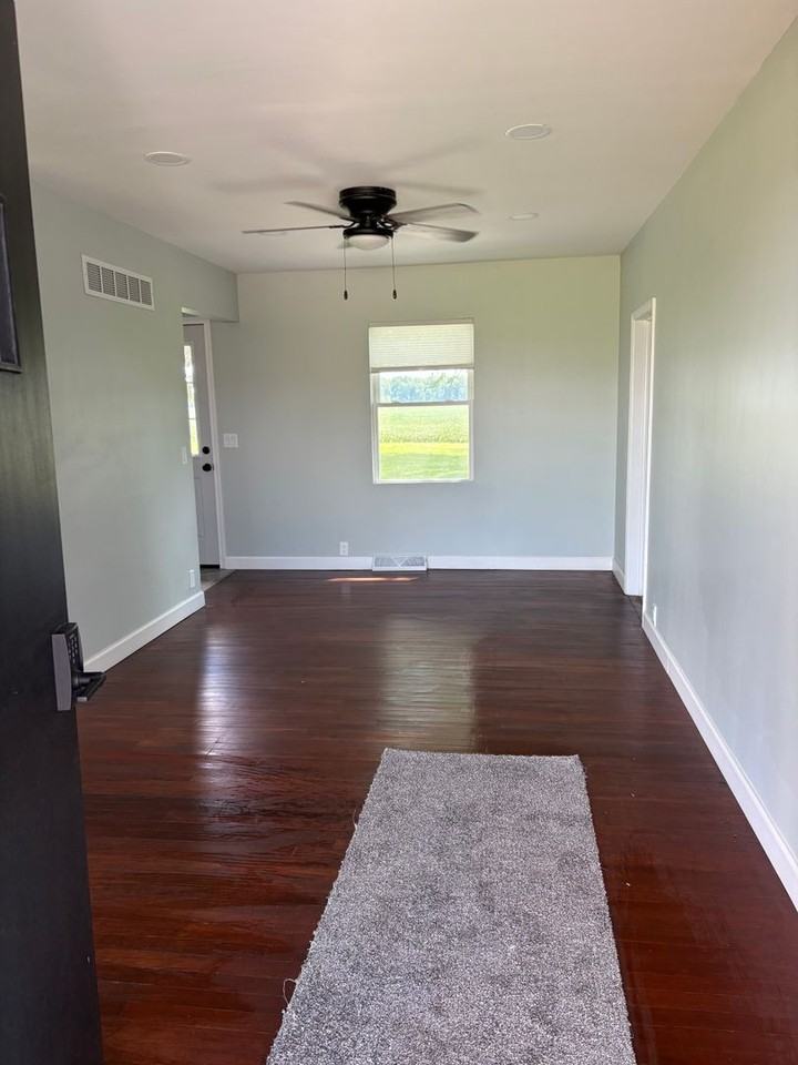 1805 Marion Williamsport Rd - Photo 2 of 14