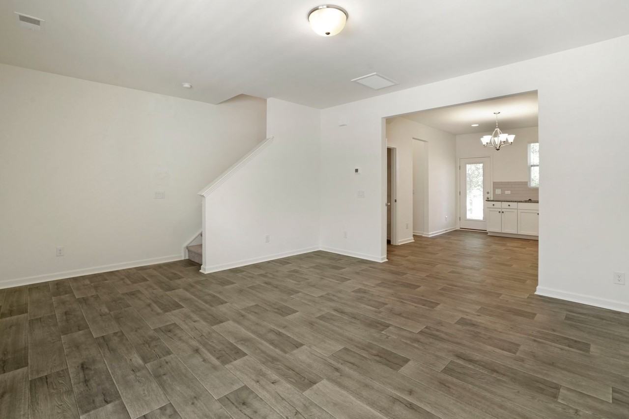 209 Banbury Ln - Photo 2 of 10