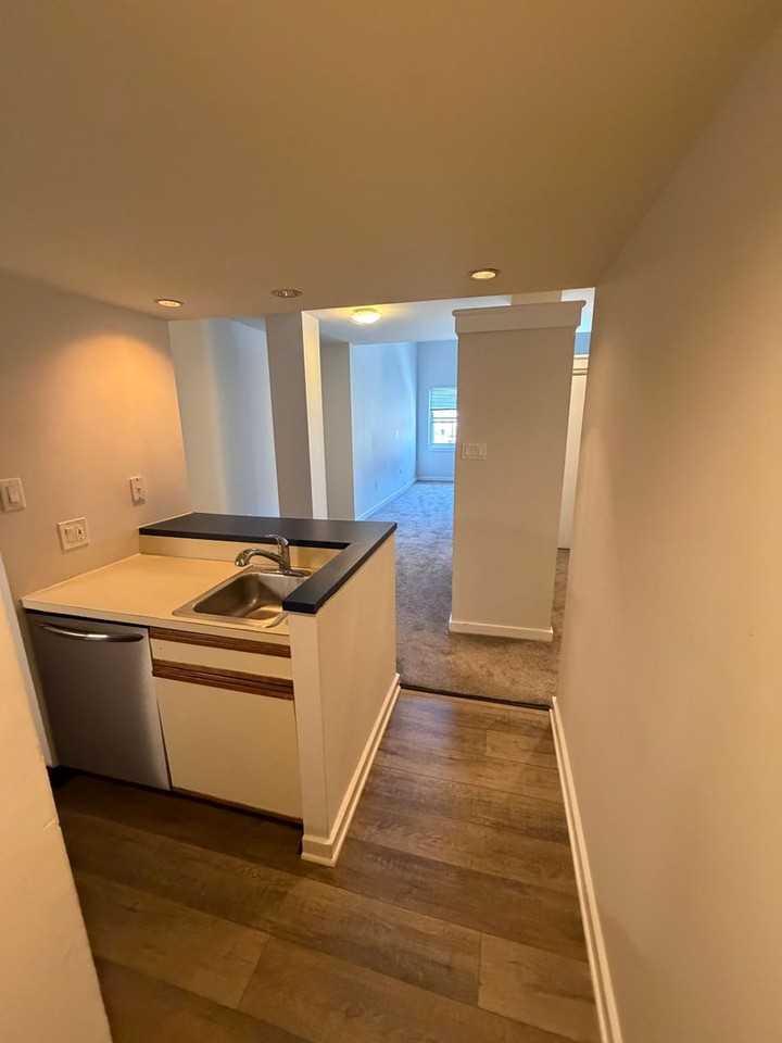 237 Chestnut St #1-403 - Photo 4 of 17