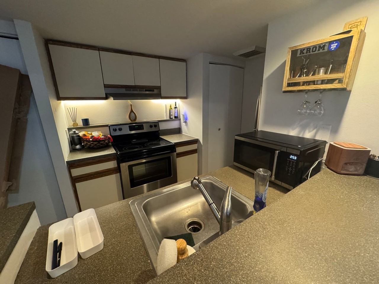 237 Chestnut St #1-411 - Photo 4 of 14