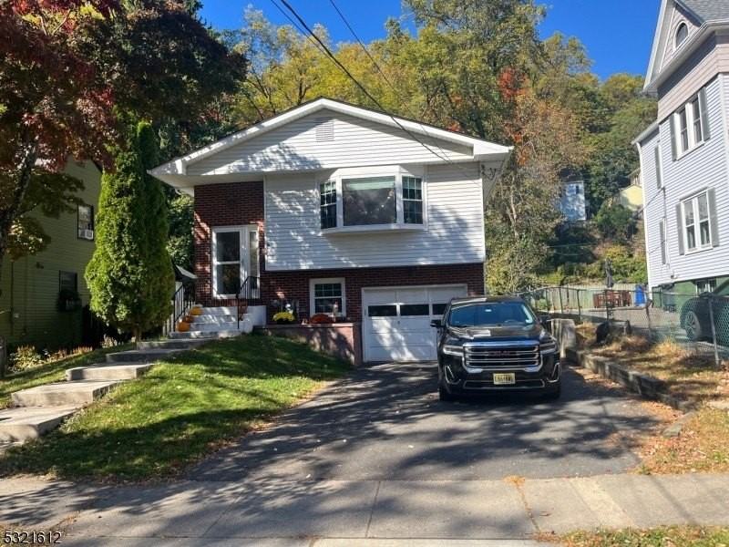 65 Wetmore Ave - Photo 2 of 22